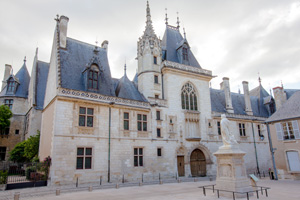 Le palais Jacques Coeur - facade